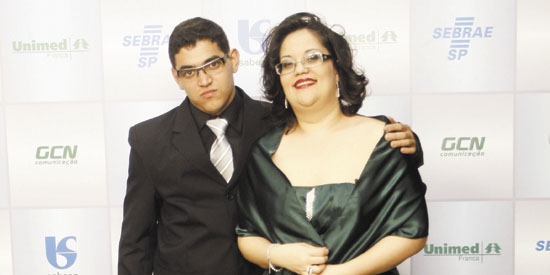 Marcando a folhinha segunda-feira o jovem Walbert Junior de Andrade, com sua noiva Renata Comparini Fusisawa